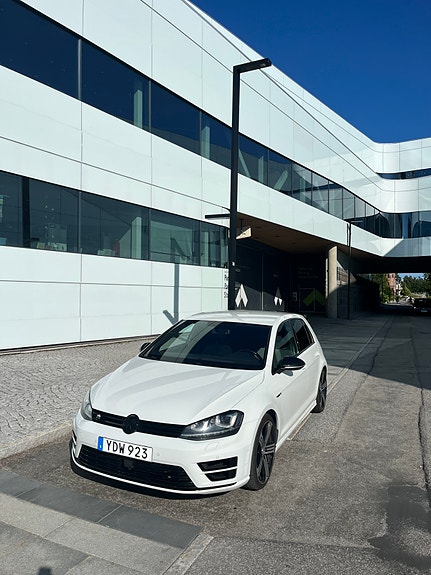 Volkswagen Golf VII 2 of 10