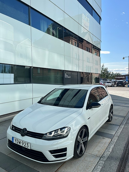 Volkswagen Golf VII 4 of 10