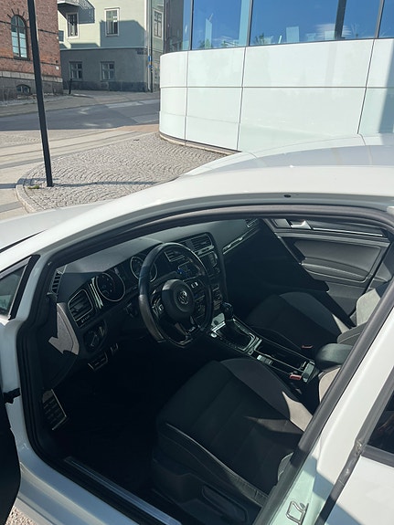 Volkswagen Golf VII 9 of 10