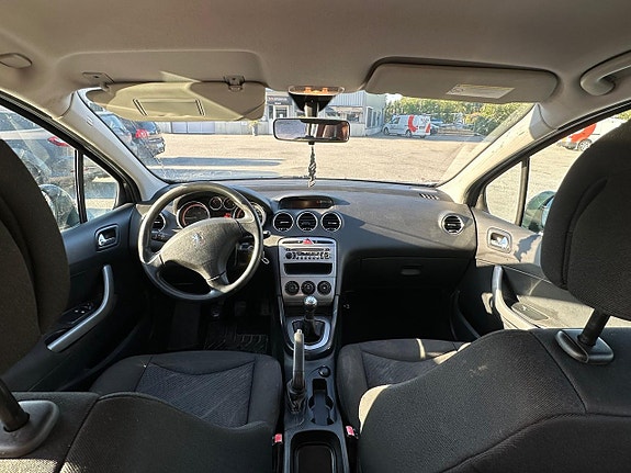 Peugeot 308 SW 11 of 11