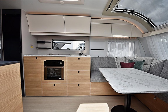 Adria 583 LP ALPINA, Dubbelbädd 4 of 5