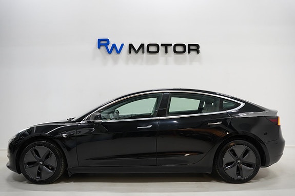 Tesla Model 3 3 of 5