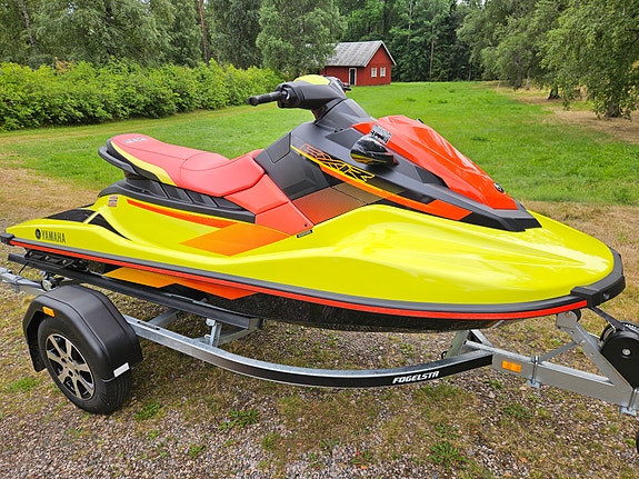 Yamaha Exr waverunner 3 of 5