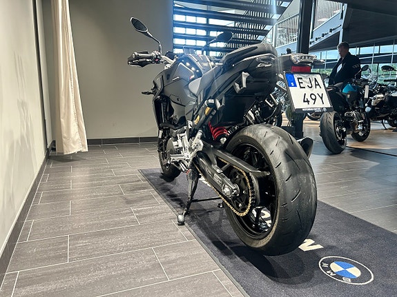 BMW F900R 3,45%/Akrapovic/Väskor/Samtliga paket 4 of 5