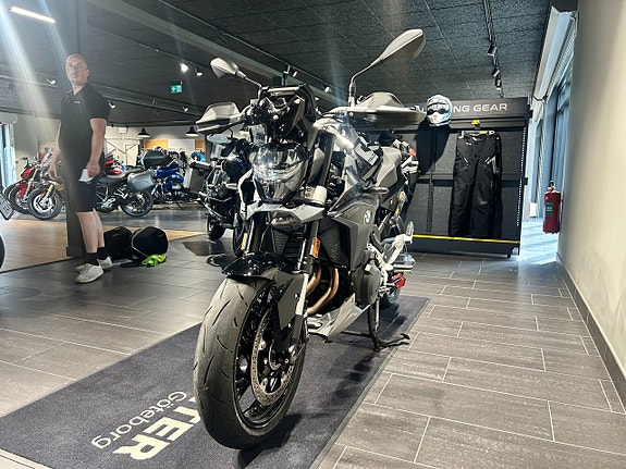 BMW F900R 3,45%/Akrapovic/Väskor/Samtliga paket 3 of 5