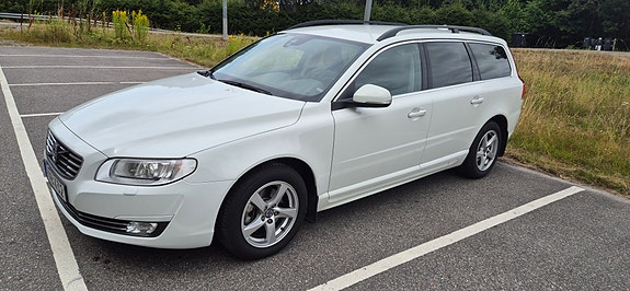 Volvo V70 2 of 5