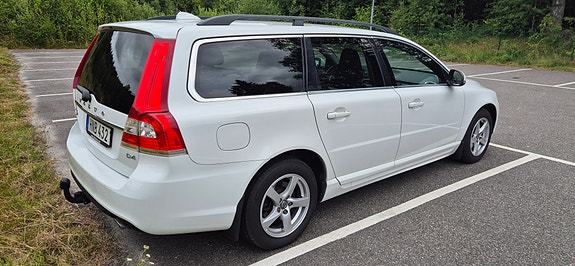 Volvo V70 4 of 5