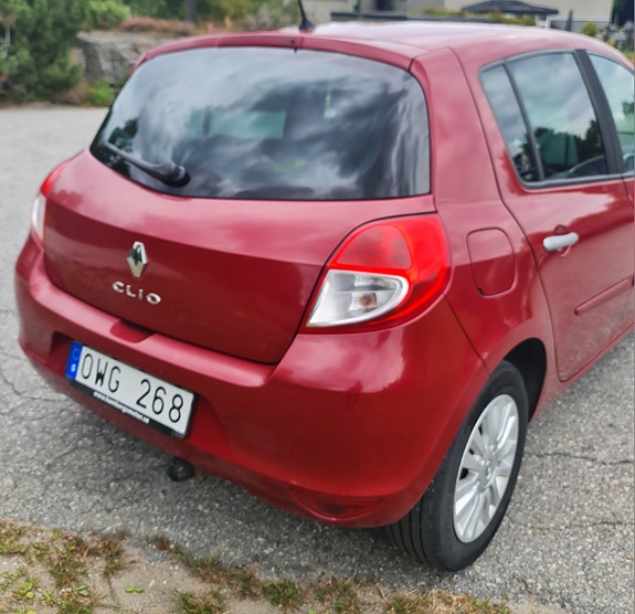 Renault Clio III 2 of 8