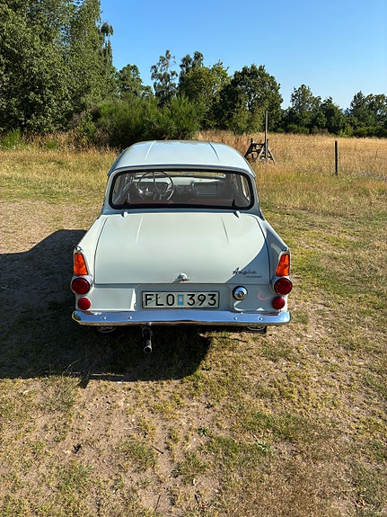 Ford Anglia 4 of 5