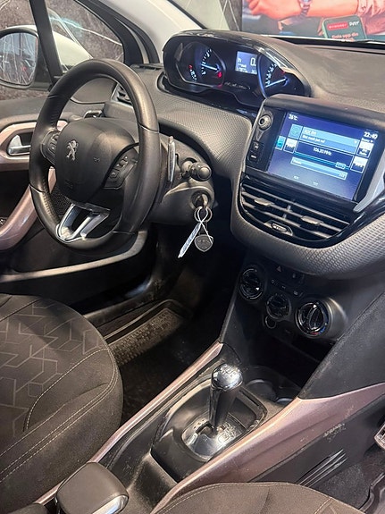 Peugeot 2008 17 of 19