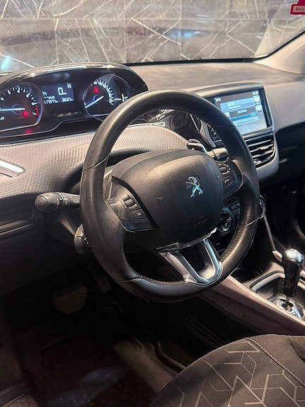 Peugeot 2008 18 of 19