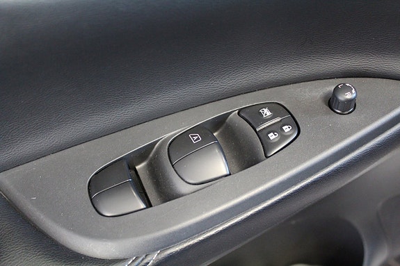 Nissan Pulsar 16 of 17
