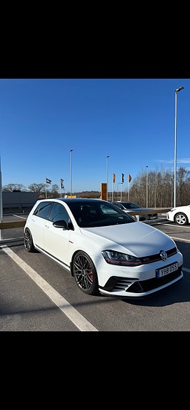 Volkswagen Golf VII 2 of 4
