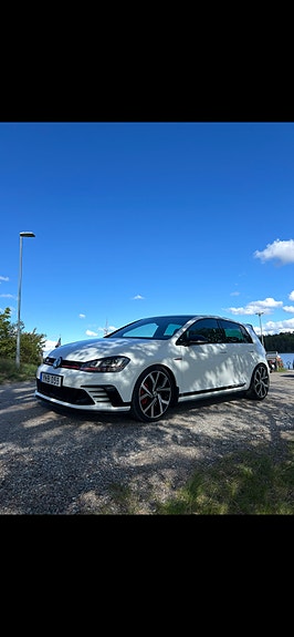 Volkswagen Golf VII 3 of 4