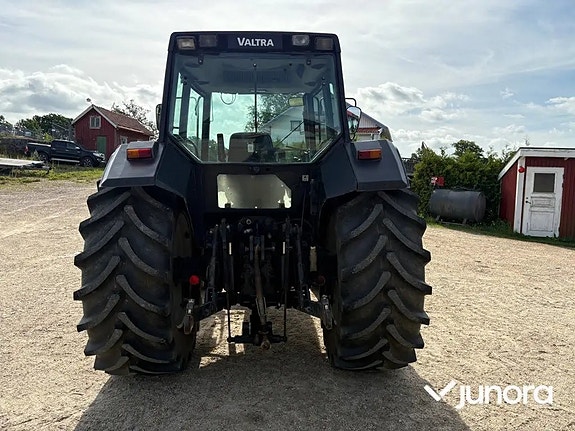 Traktor - Valtra 8450 3 of 5