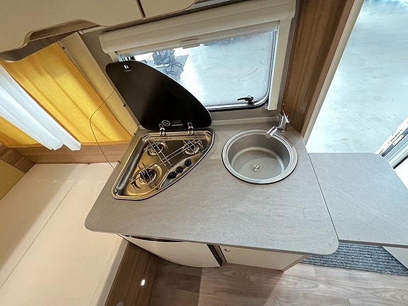Weinsberg Cara Two //Mover//Förtält//999kr/månad 11 of 15