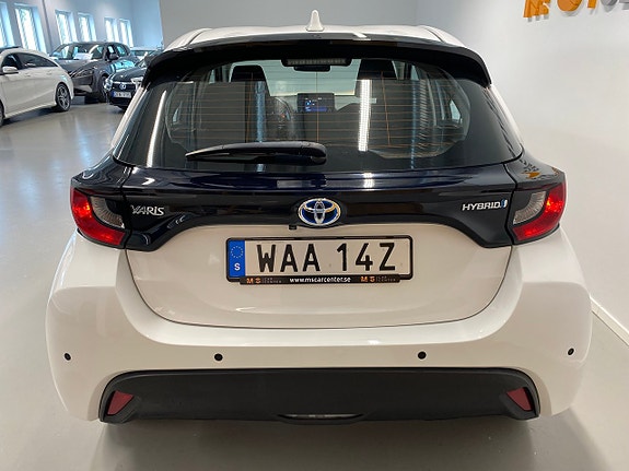Toyota Yaris 6 of 17