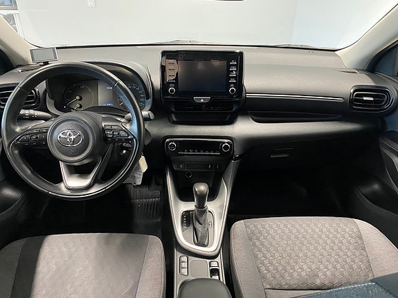 Toyota Yaris 11 of 17