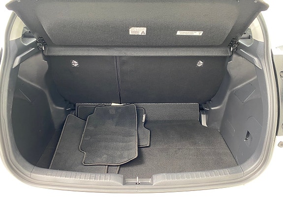 Toyota Yaris 7 of 17