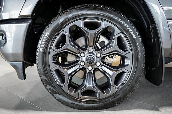 Dodge RAM 1500 10 of 30