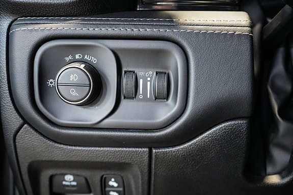 Dodge RAM 1500 25 of 30