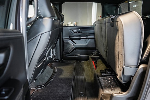 Dodge RAM 1500 17 of 30