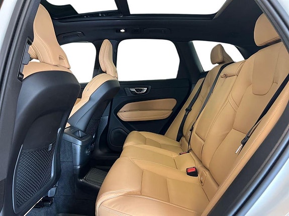 Volvo XC60 22 of 29