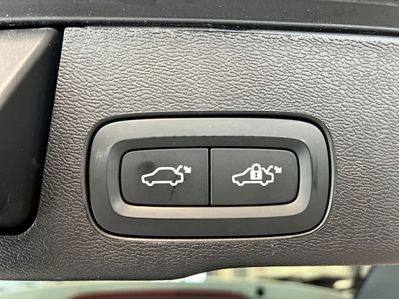 Volvo XC60 25 of 29