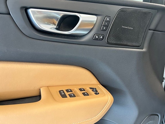Volvo XC60 11 of 29