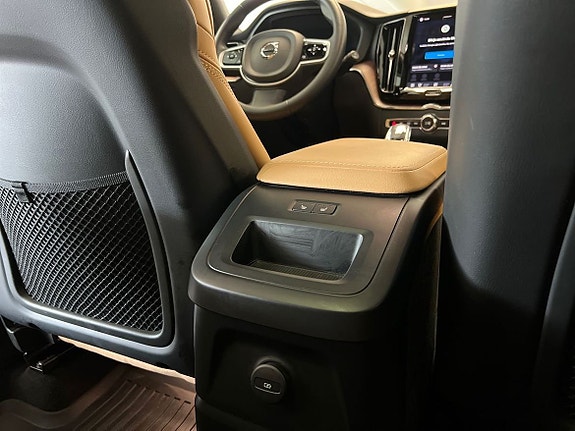Volvo XC60 23 of 29