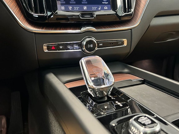 Volvo XC60 20 of 29