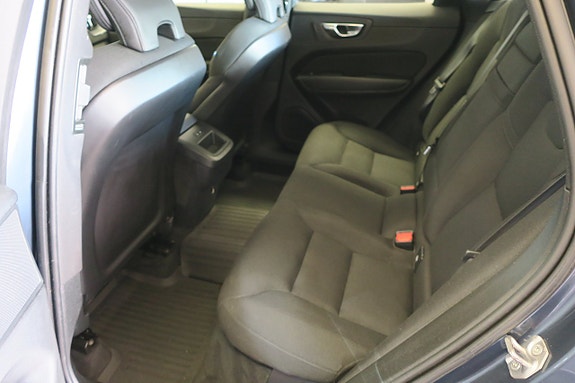 Volvo XC60 7 of 16