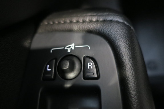 Volvo XC60 16 of 16