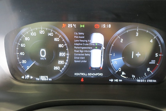 Volvo XC60 8 of 16