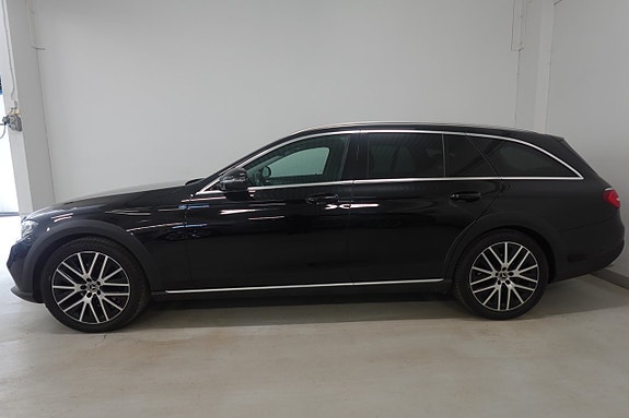 Mercedes-Benz E220 d 3 of 5