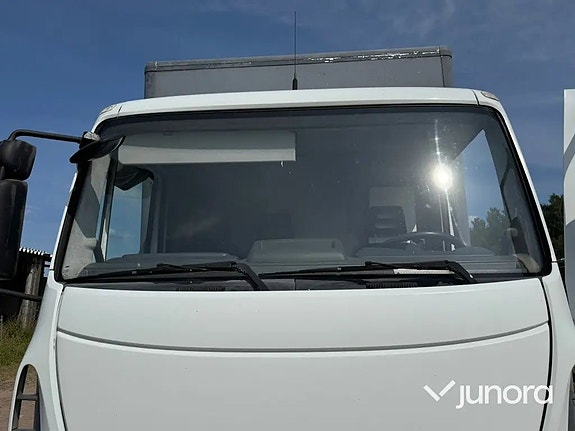 Lastbil - Iveco 80E18 med högt skåp 6 of 30