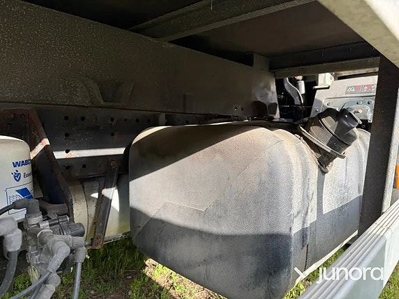 Lastbil - Iveco 80E18 med högt skåp 28 of 30