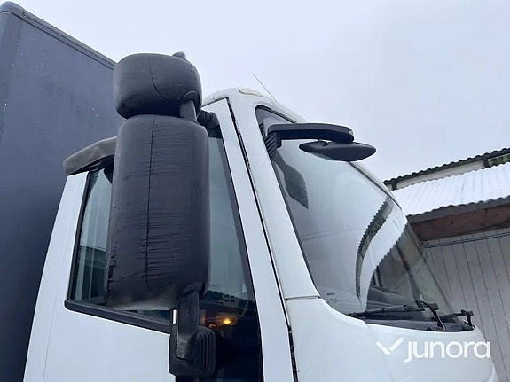 Lastbil - Iveco 80E18 med högt skåp 7 of 30