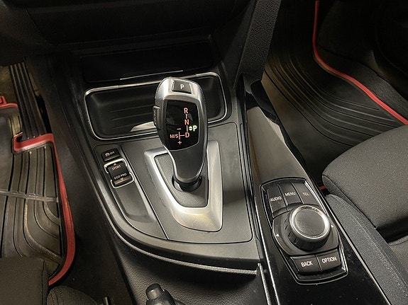 BMW 320d 24 of 30