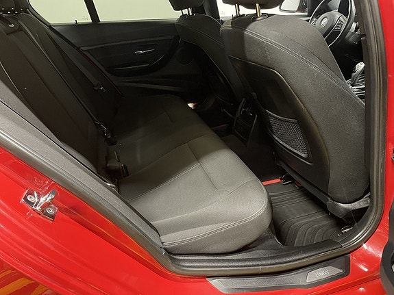 BMW 320d 28 of 30