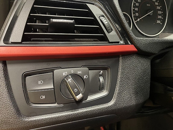 BMW 320d 19 of 30