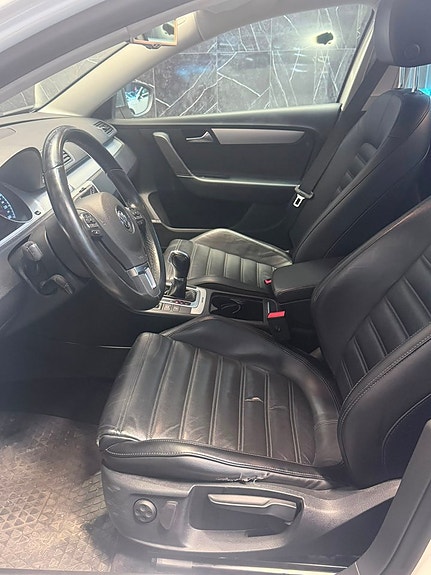 Volkswagen Passat Alltrack 15 of 23