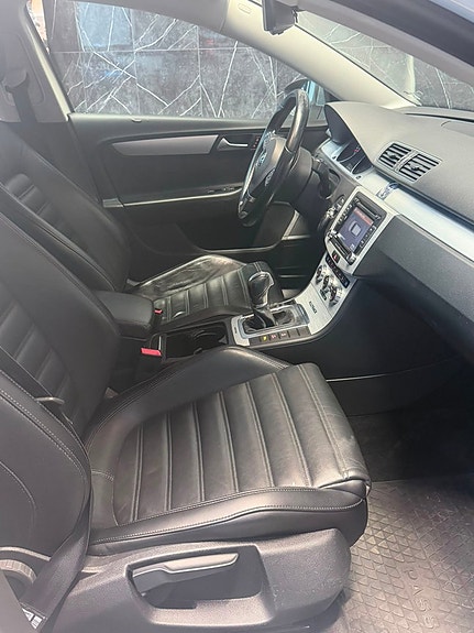 Volkswagen Passat Alltrack 13 of 23