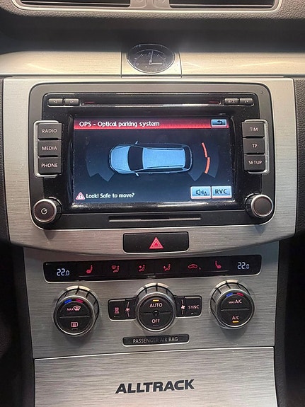 Volkswagen Passat Alltrack 21 of 23
