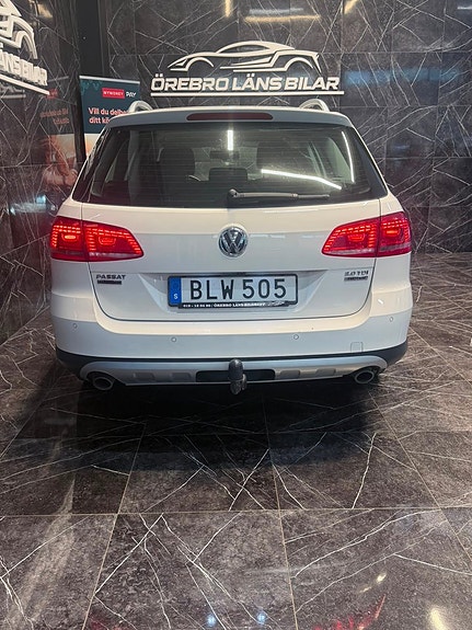 Volkswagen Passat Alltrack 12 of 23