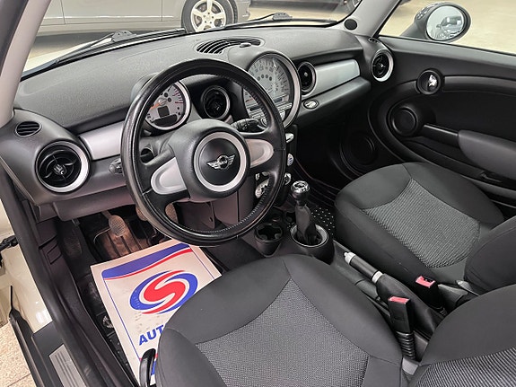 MINI Cooper 7 of 15