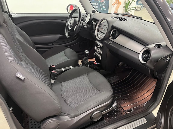 MINI Cooper 12 of 15