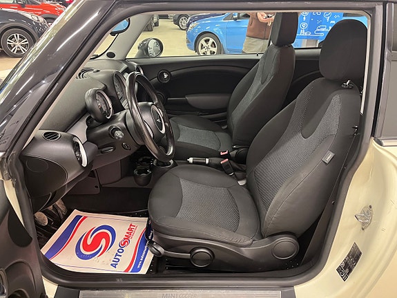 MINI Cooper 8 of 15