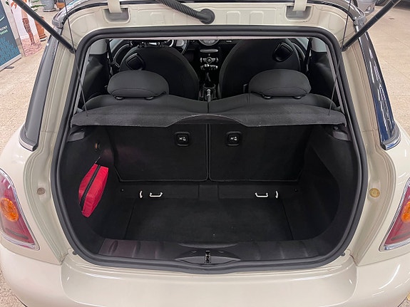 MINI Cooper 10 of 15