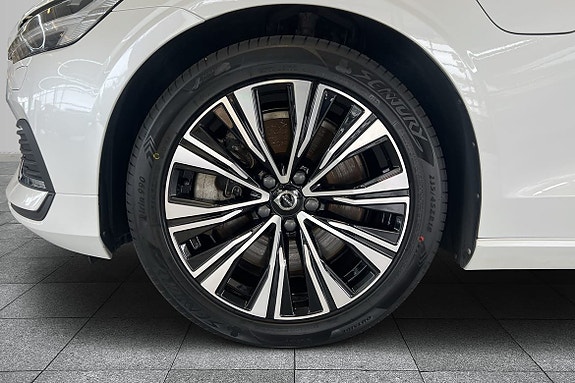 Volvo V60 8 of 14